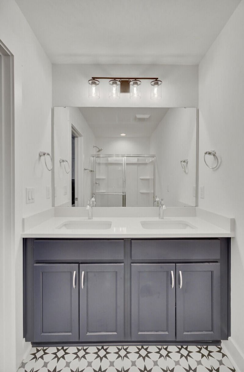 7753 Park Gate Drive Photo 34