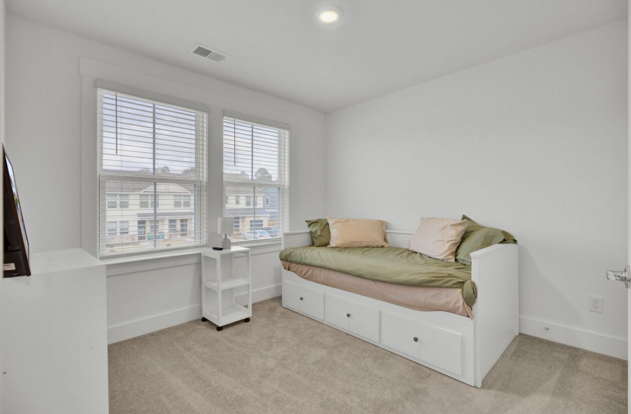 7753 Park Gate Drive Photo 37