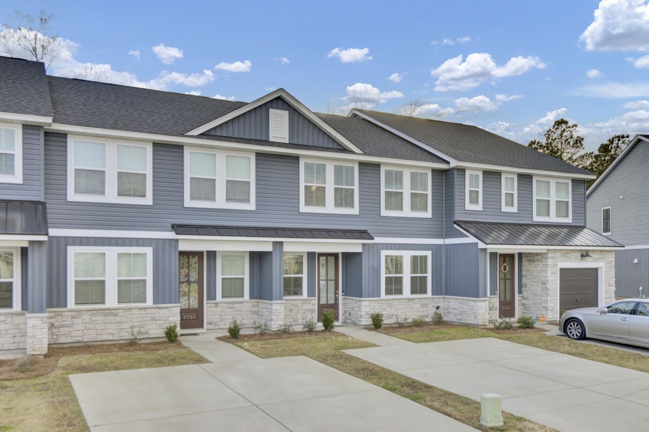 7753 Park Gate Drive Photo 5