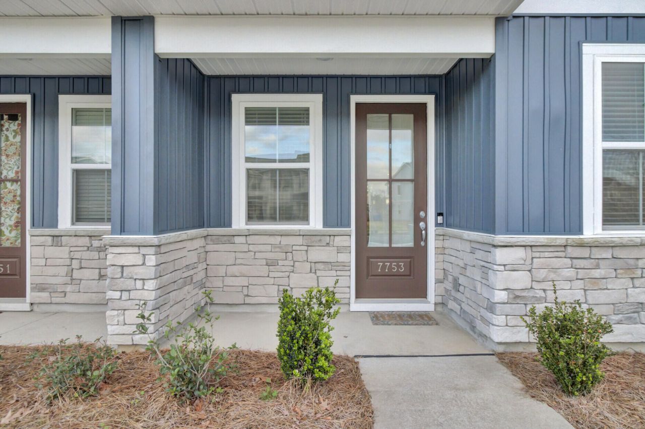 7753 Park Gate Drive Photo 6