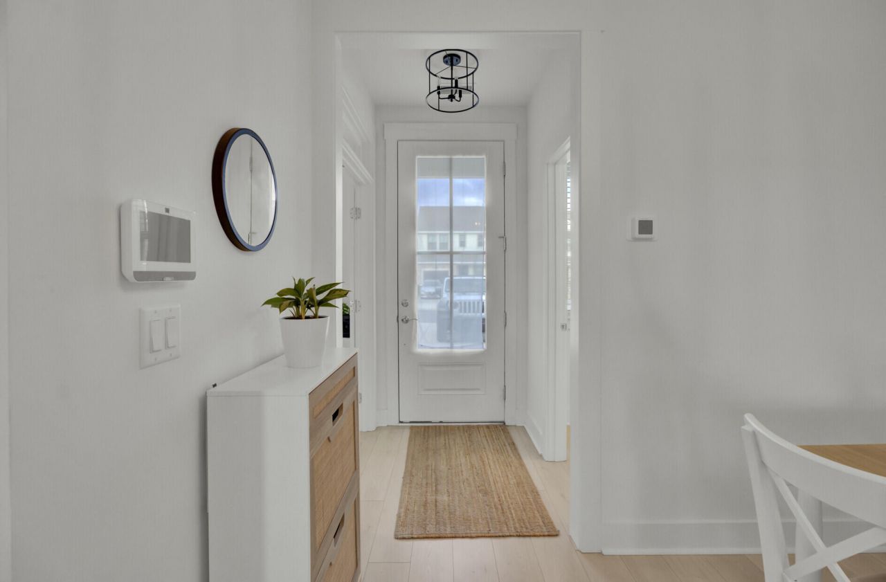 7753 Park Gate Drive Photo 8