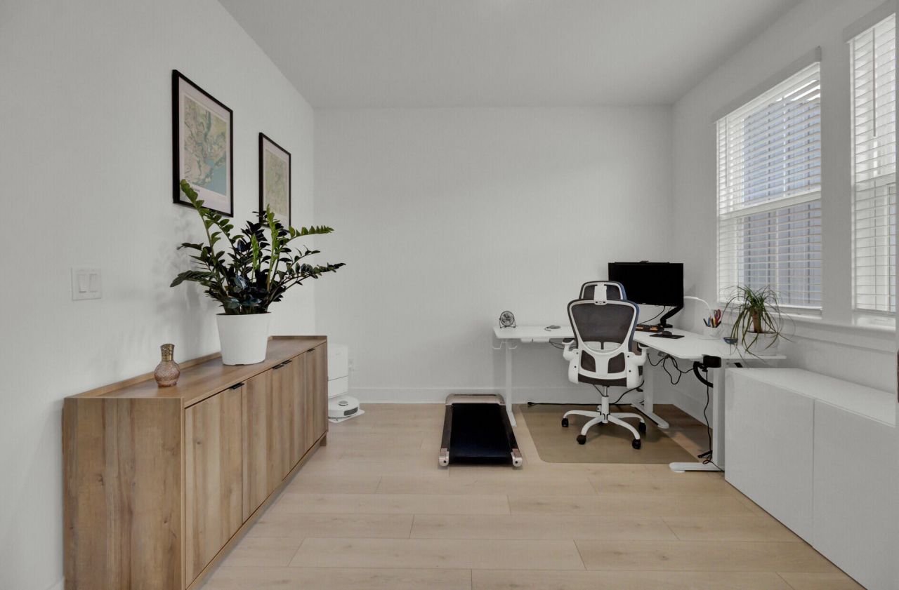 7753 Park Gate Drive Photo 9