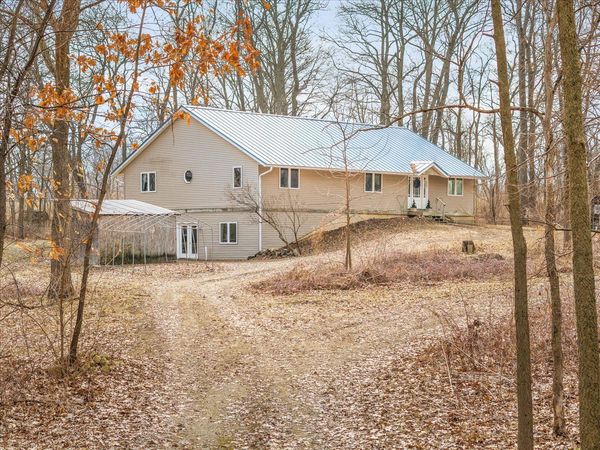 11660 Farm School Road , Durand, IL 61024