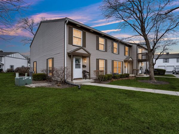 1120 Mount Vernon Court , Unit C, Wheaton, IL 60189