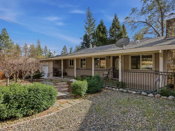 946 Bartlett Ave, Placerville, CA 95667