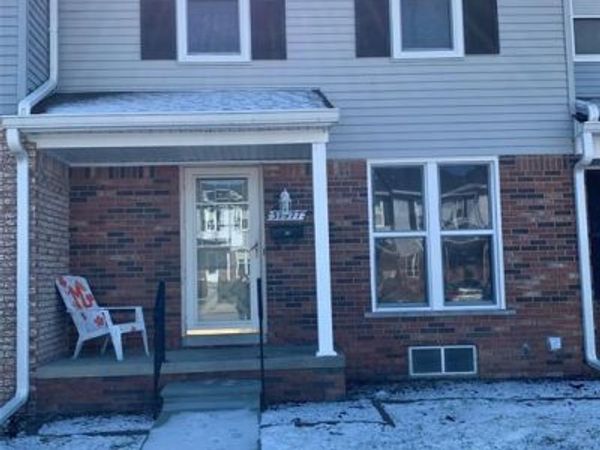 37377 Charter Oaks Boulevard, Clinton Twp, MI 48036