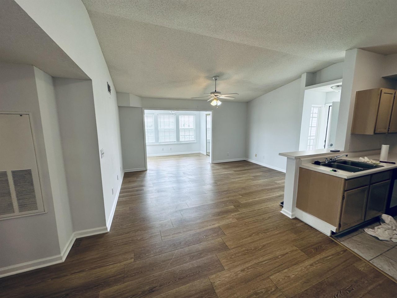 2273 Huntingdon Dr.  Photo 6