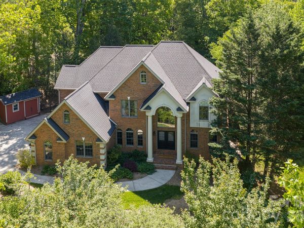 39 Windover Drive, Asheville, NC 28803