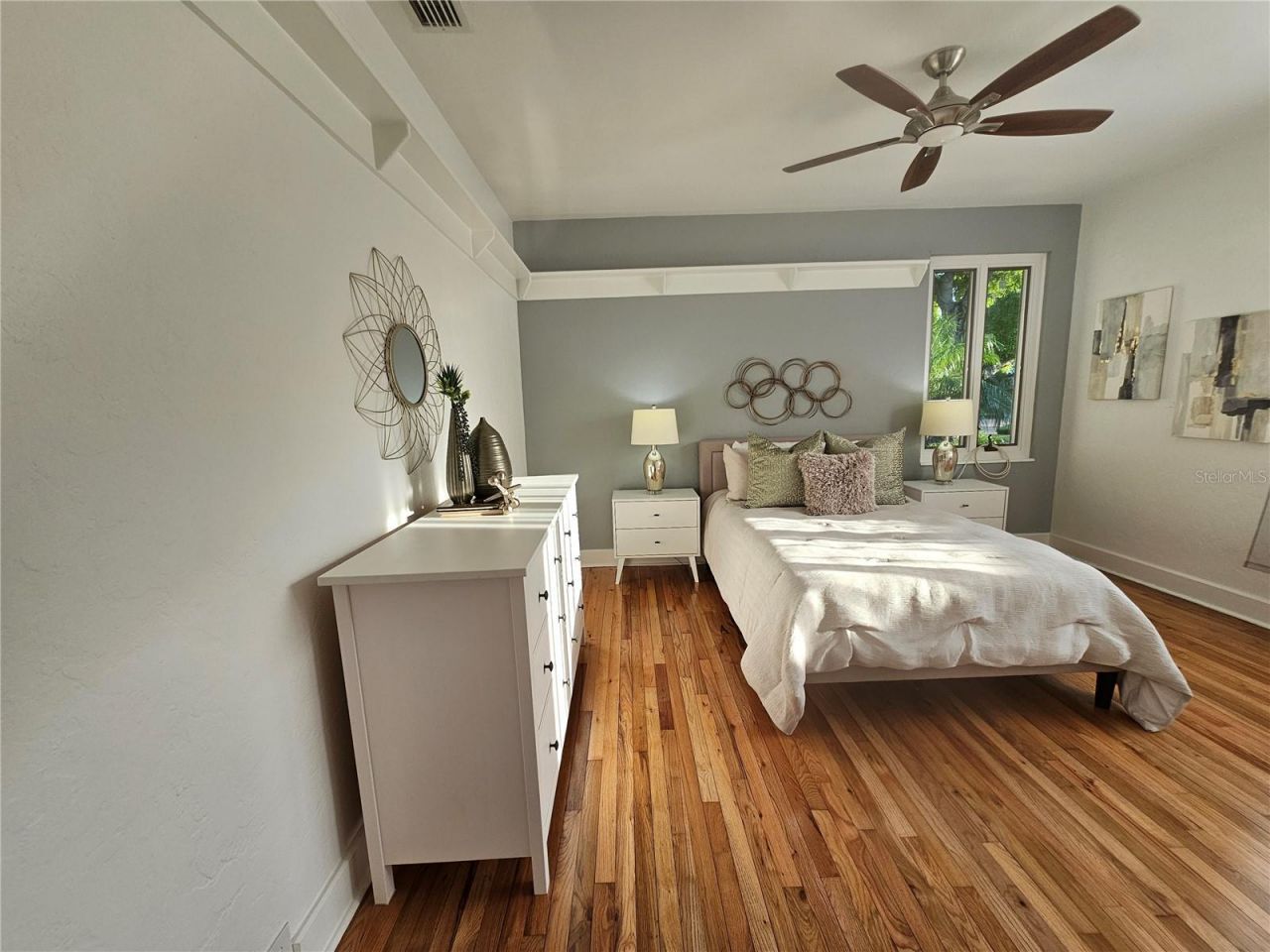 205 25th Avenue Ne, Saint Petersburg, FL 33704 Photo