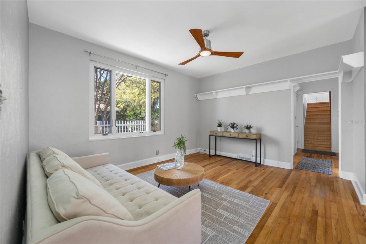 205 25th Avenue Ne, Saint Petersburg, FL 33704 Photo