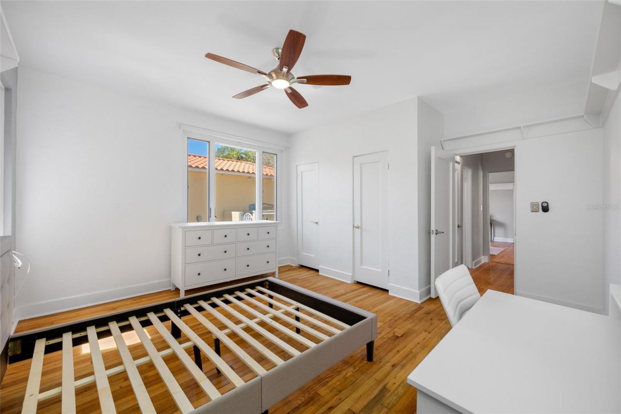 205 25th Avenue Ne, Saint Petersburg, FL 33704 Photo