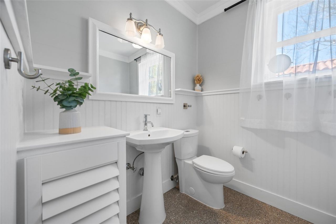 205 25th Avenue Ne, Saint Petersburg, FL 33704 Photo