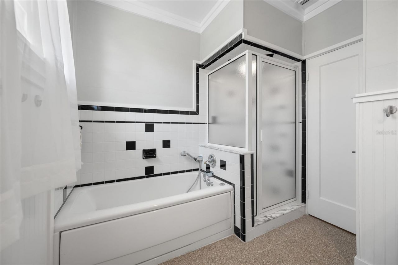 205 25th Avenue Ne, Saint Petersburg, FL 33704 Photo