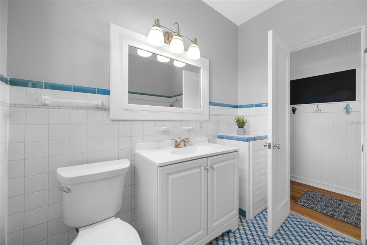 205 25th Avenue Ne, Saint Petersburg, FL 33704 Photo