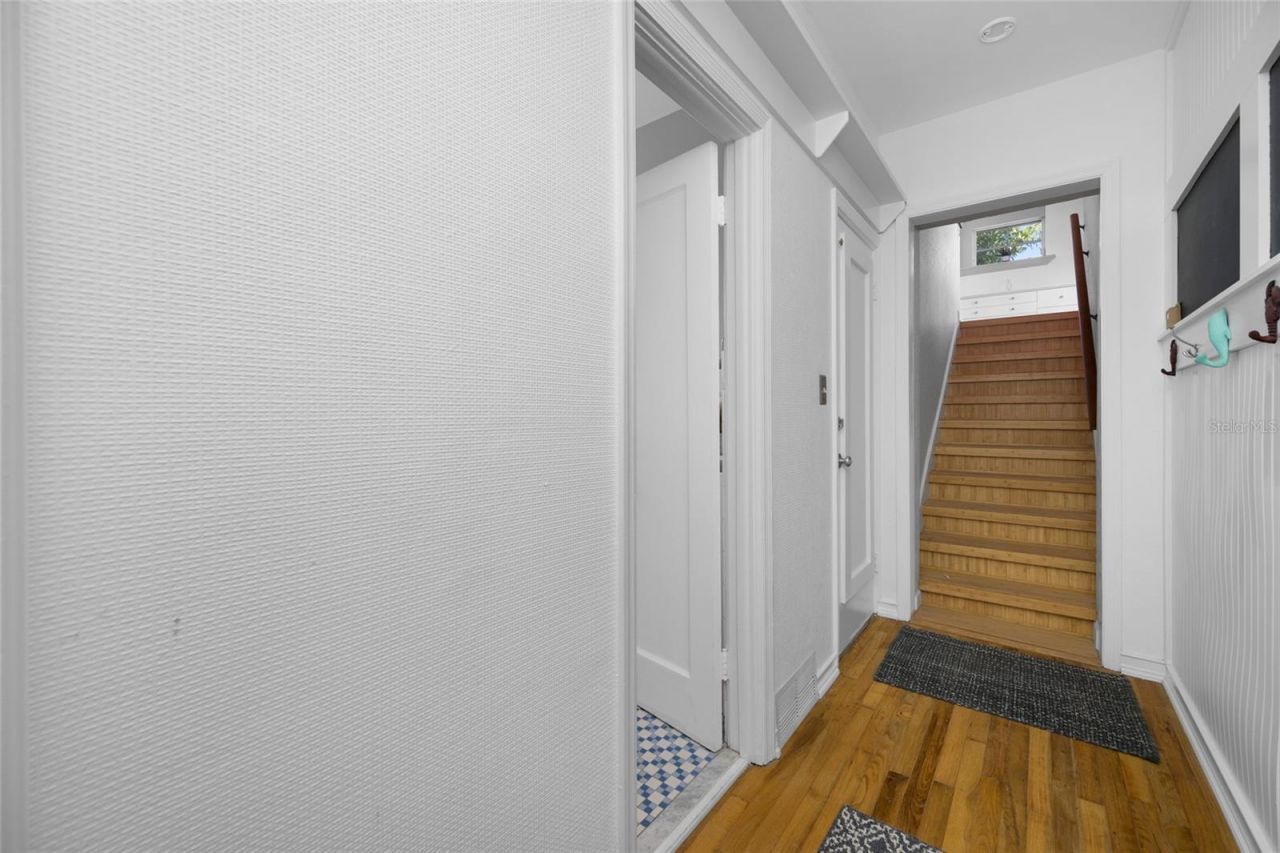 205 25th Avenue Ne, Saint Petersburg, FL 33704 Photo