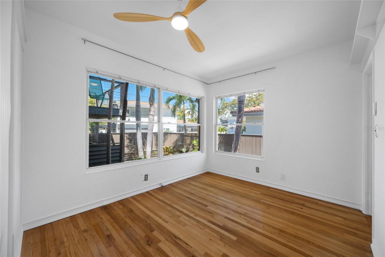 205 25th Avenue Ne, Saint Petersburg, FL 33704 Photo