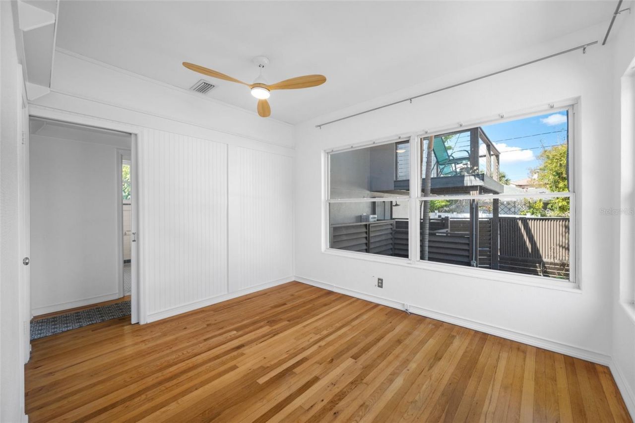 205 25th Avenue Ne, Saint Petersburg, FL 33704 Photo