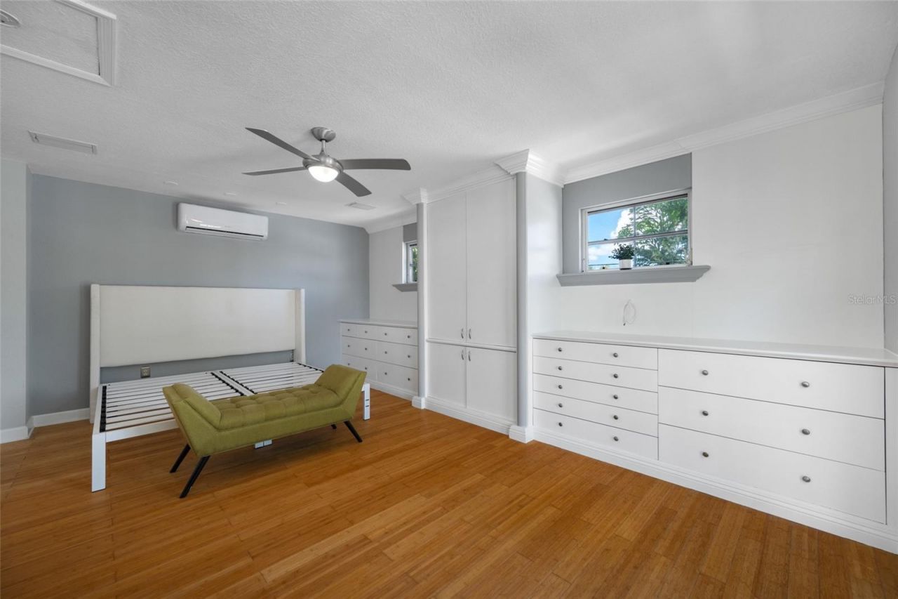 205 25th Avenue Ne, Saint Petersburg, FL 33704 Photo