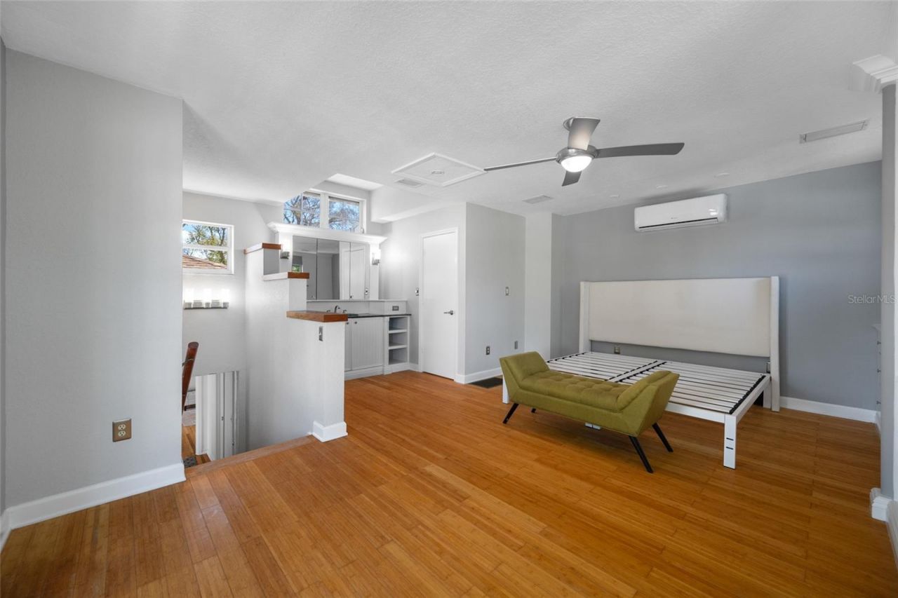 205 25th Avenue Ne, Saint Petersburg, FL 33704 Photo