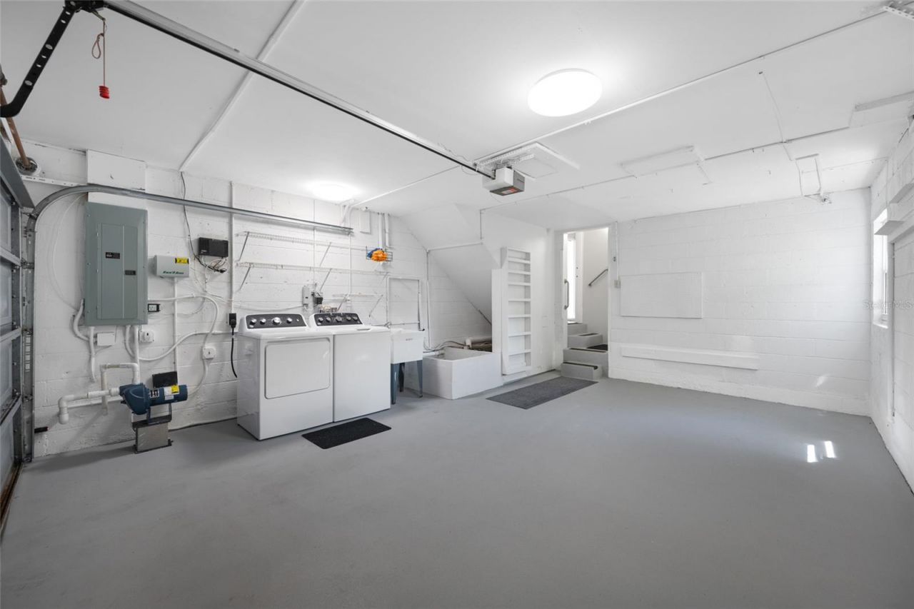 205 25th Avenue Ne, Saint Petersburg, FL 33704 Photo