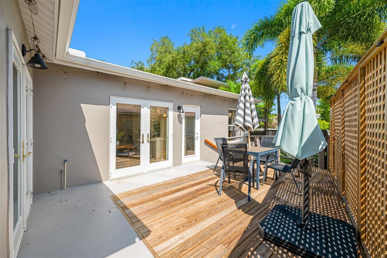 205 25th Avenue Ne, Saint Petersburg, FL 33704 Photo