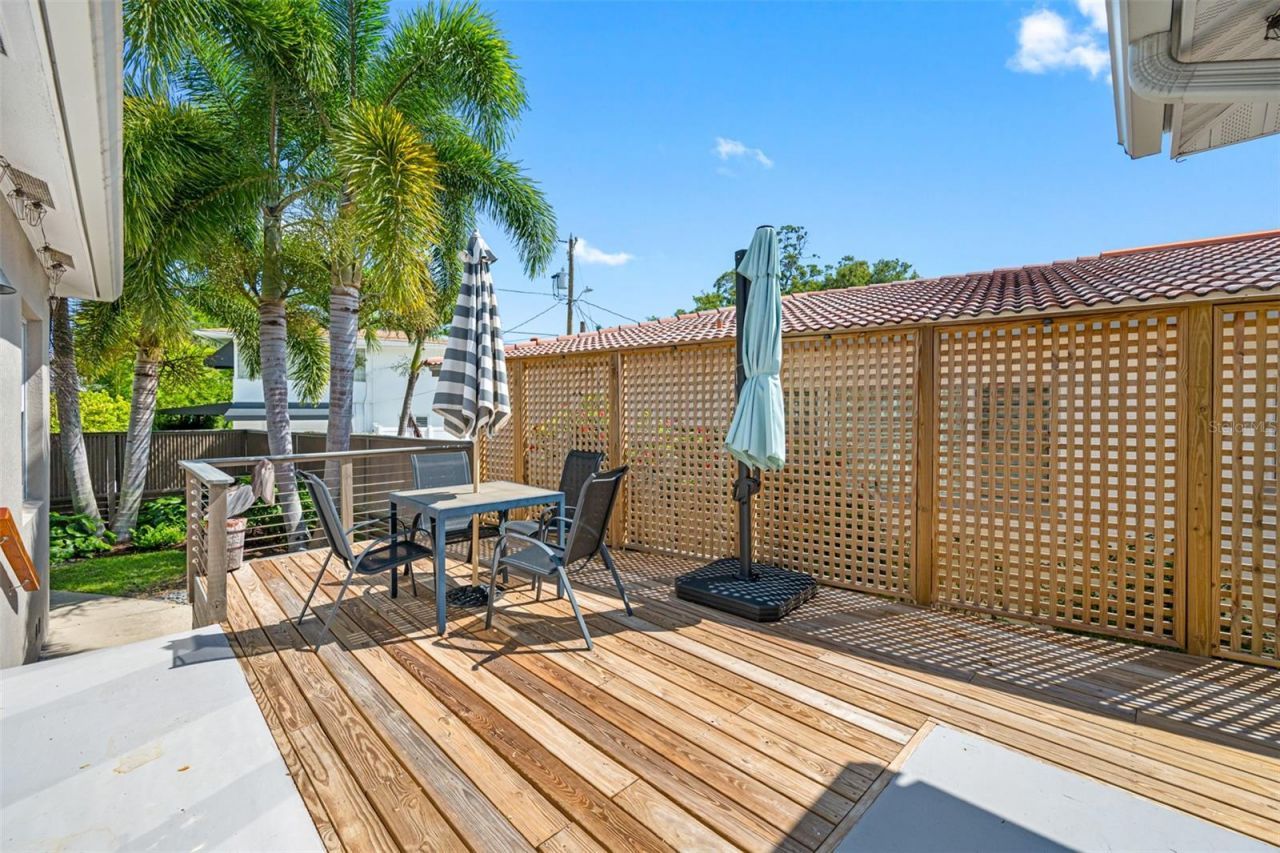 205 25th Avenue Ne, Saint Petersburg, FL 33704 Photo