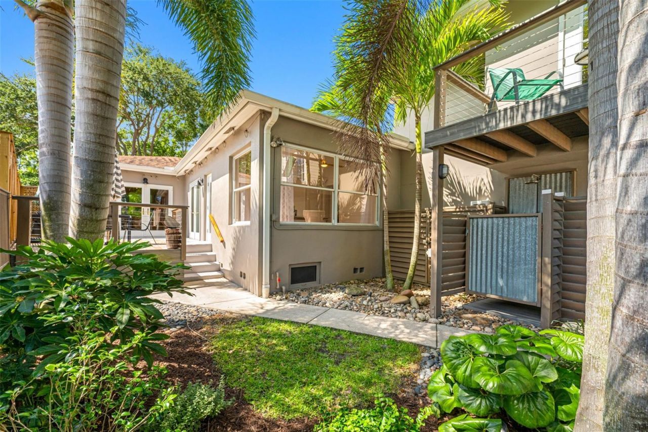 205 25th Avenue Ne, Saint Petersburg, FL 33704 Photo