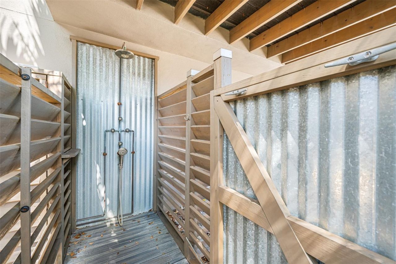 205 25th Avenue Ne, Saint Petersburg, FL 33704 Photo