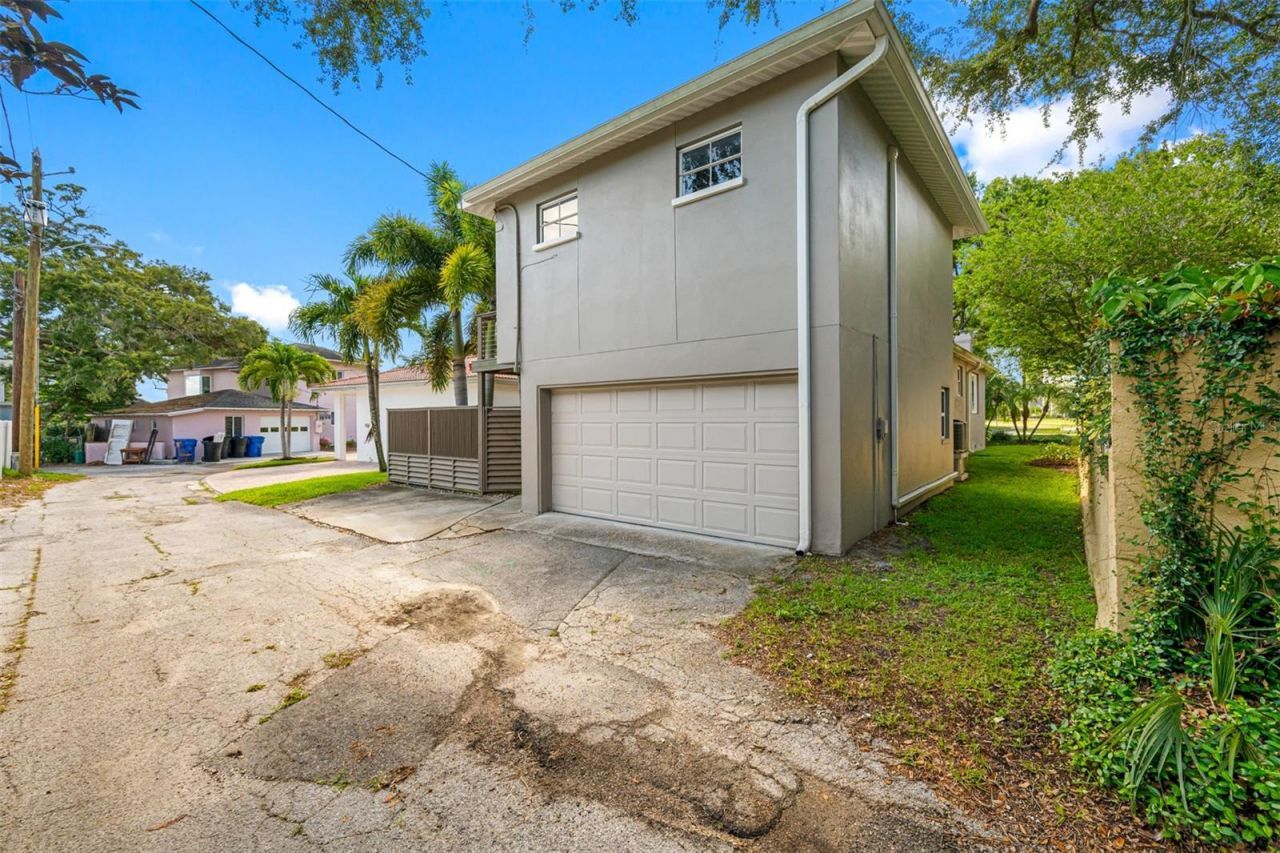 205 25th Avenue Ne, Saint Petersburg, FL 33704 Photo