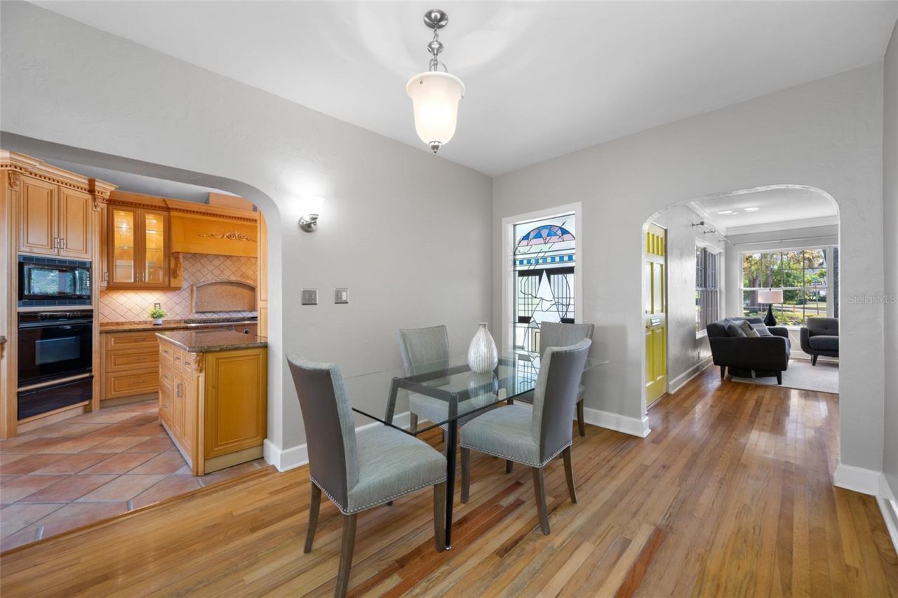 205 25th Avenue Ne, Saint Petersburg, FL 33704 Photo