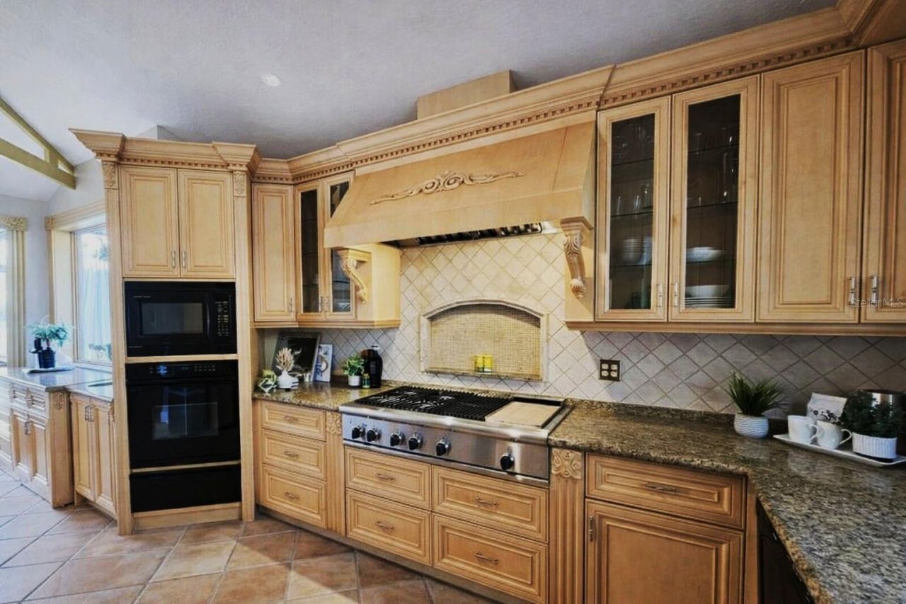 205 25th Avenue Ne, Saint Petersburg, FL 33704 Photo