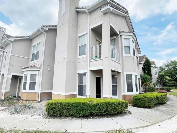 18022 VILLA CREEK DRIVE , Unit 18022, TAMPA, FL 33647