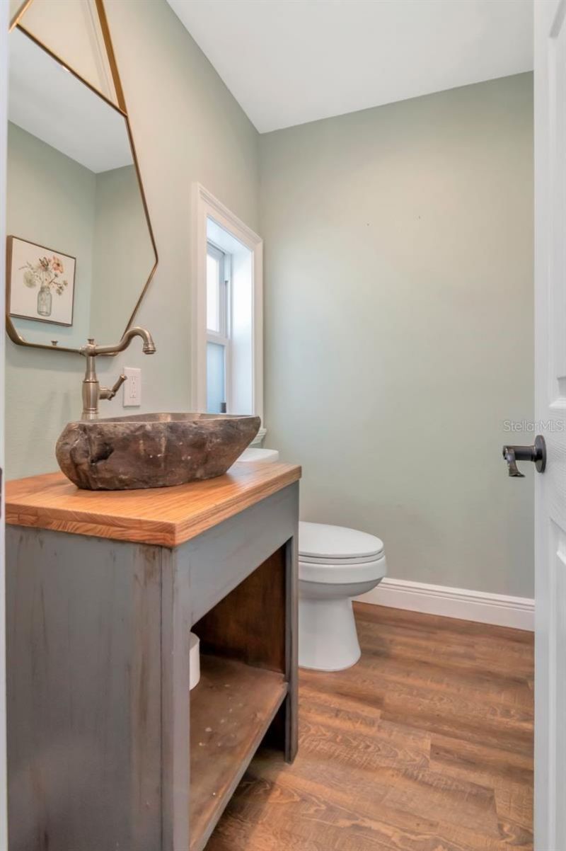 2201 S Village Avenue, Tampa, FL 33612 Photo