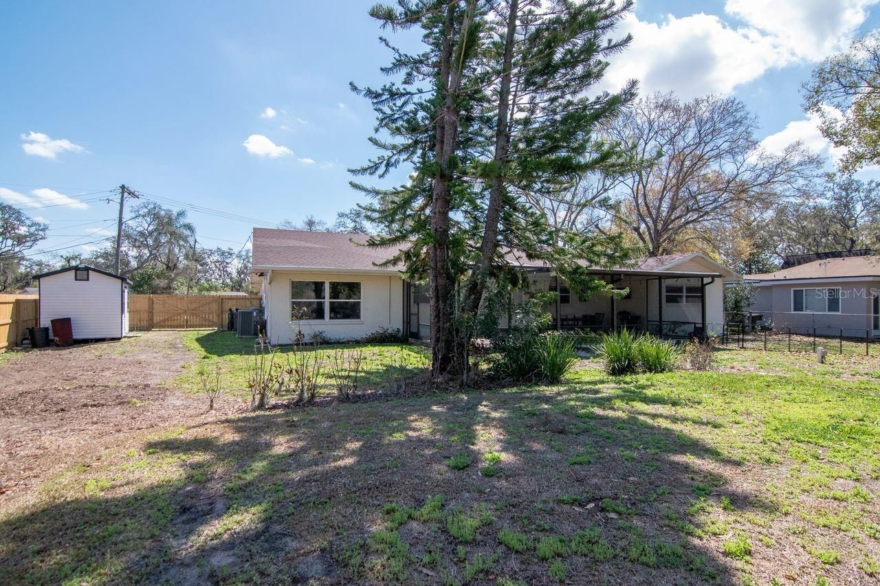 2201 S Village Avenue, Tampa, FL 33612 Photo