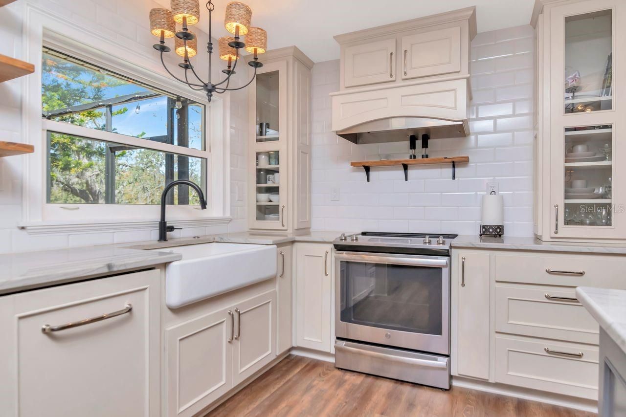 2201 S Village Avenue, Tampa, FL 33612 Photo