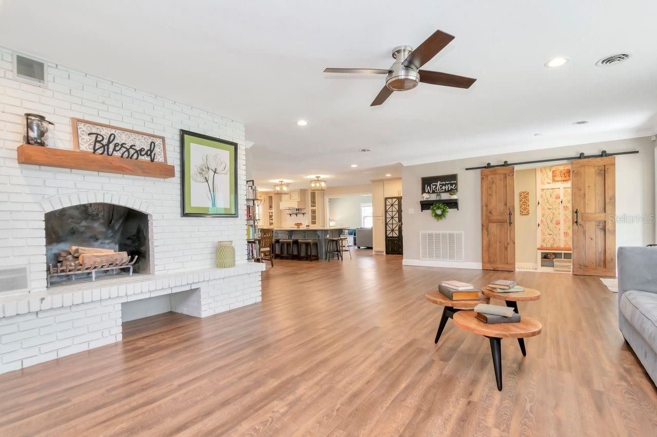 2201 S Village Avenue, Tampa, FL 33612 Photo