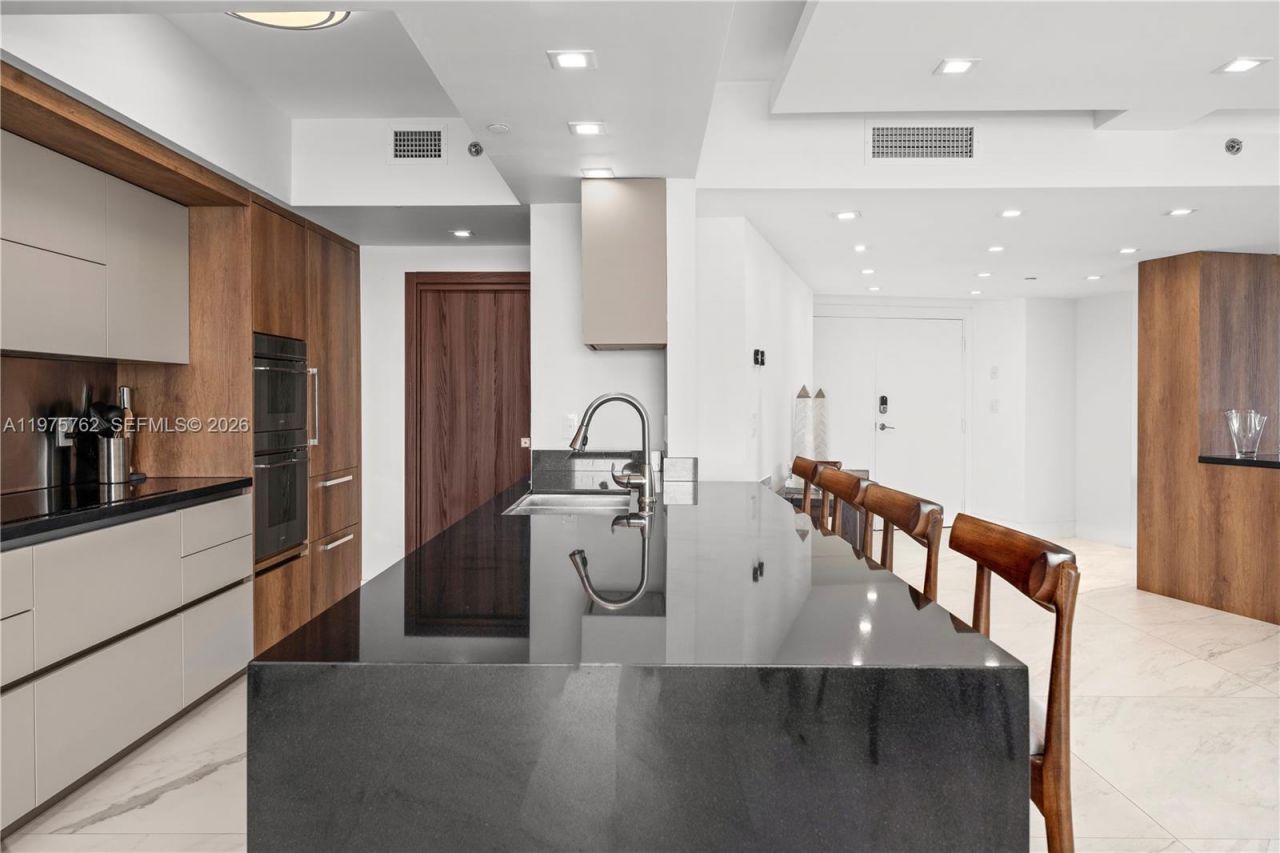 450 Alton Rd , Unit 901-902, Miami Beach, FL 33139 Photo