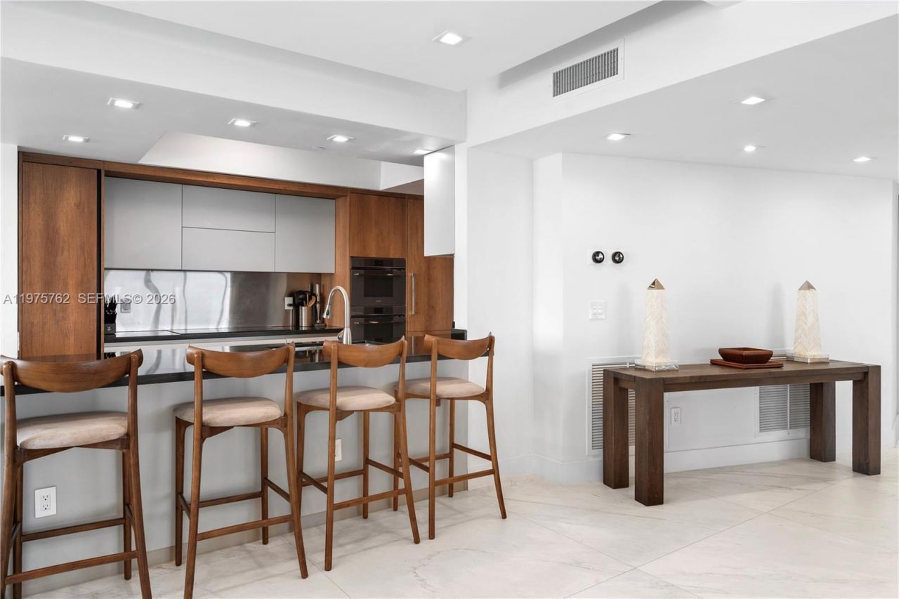 450 Alton Rd , Unit 901-902, Miami Beach, FL 33139 Photo