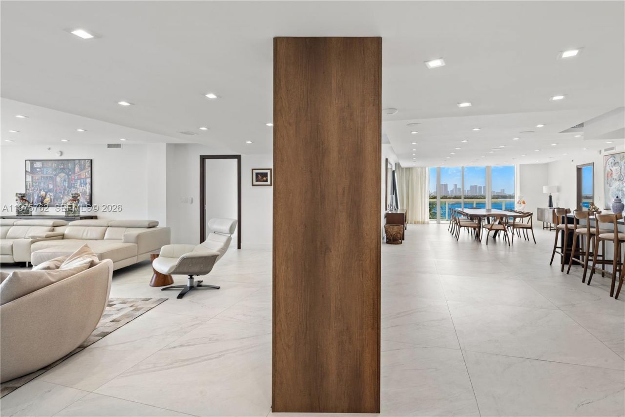 450 Alton Rd , Unit 901-902, Miami Beach, FL 33139 Photo