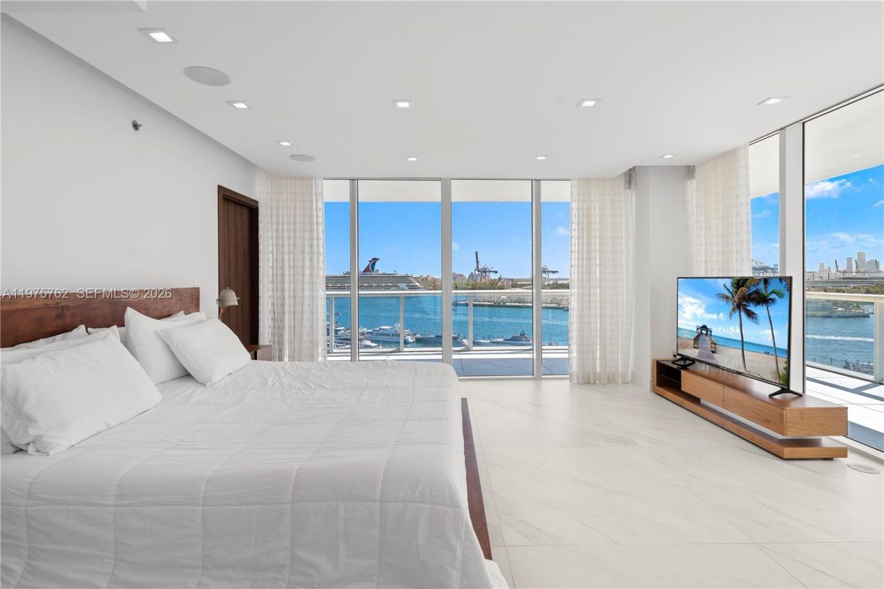 450 Alton Rd , Unit 901-902, Miami Beach, FL 33139 Photo