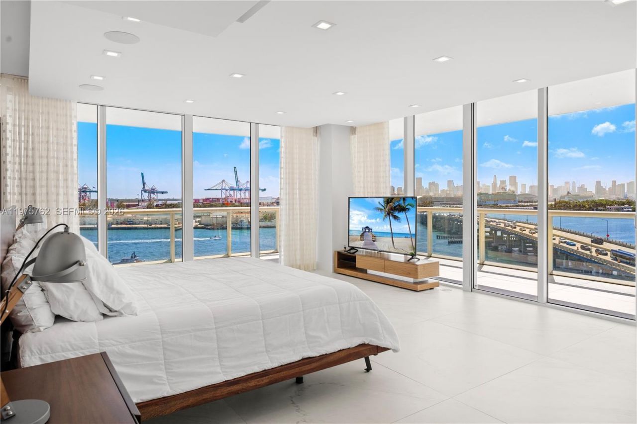 450 Alton Rd , Unit 901-902, Miami Beach, FL 33139 Photo