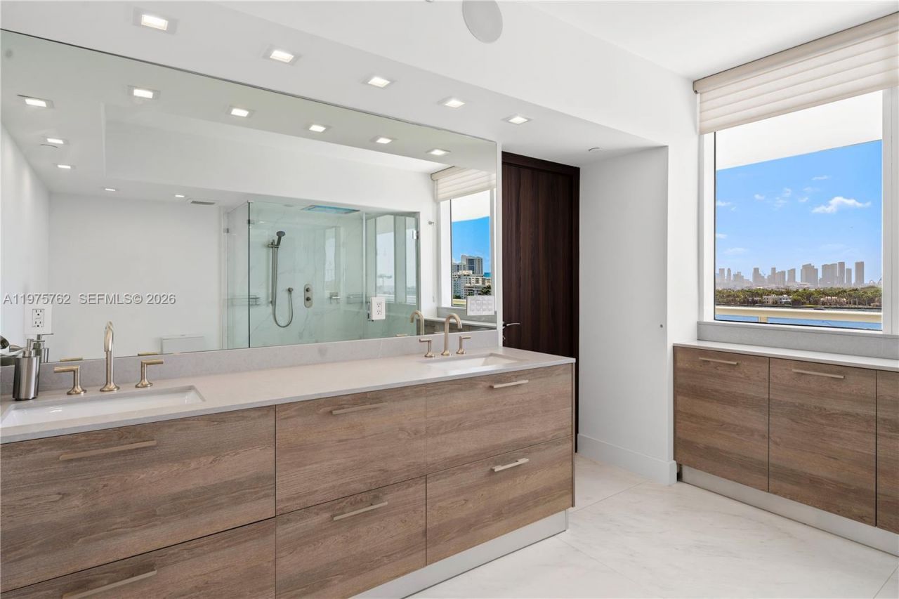 450 Alton Rd , Unit 901-902, Miami Beach, FL 33139 Photo