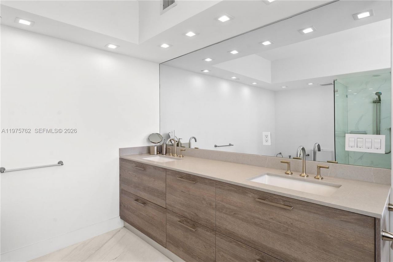 450 Alton Rd , Unit 901-902, Miami Beach, FL 33139 Photo