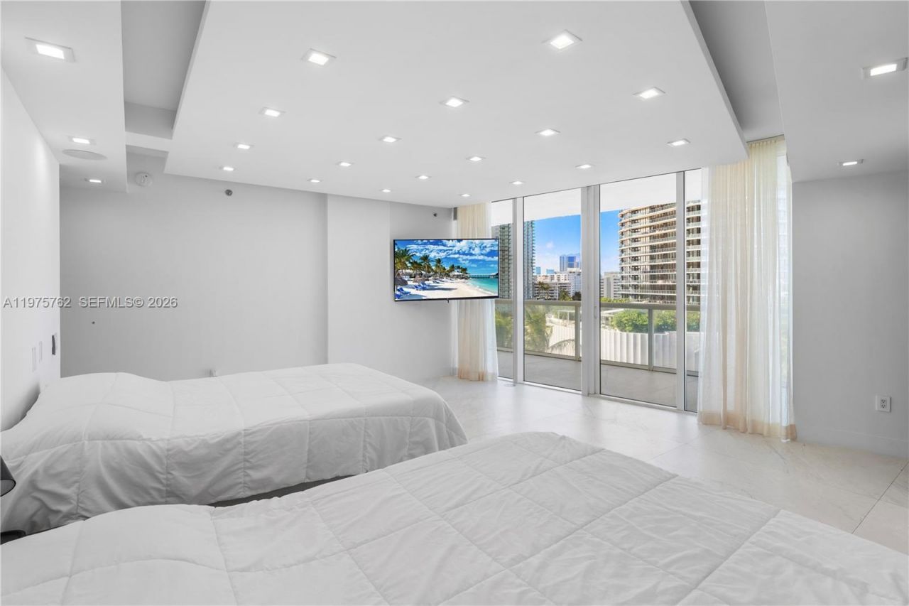450 Alton Rd , Unit 901-902, Miami Beach, FL 33139 Photo
