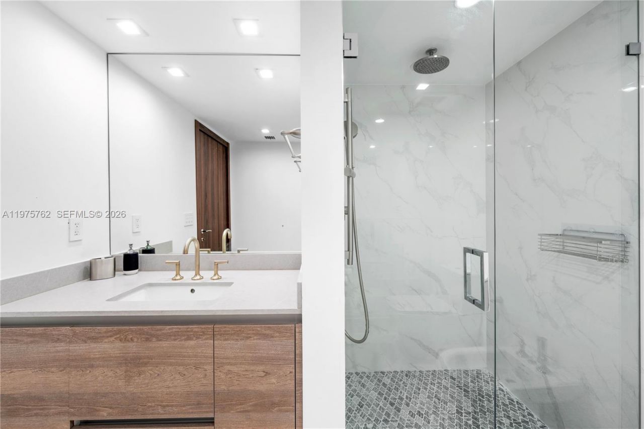 450 Alton Rd , Unit 901-902, Miami Beach, FL 33139 Photo