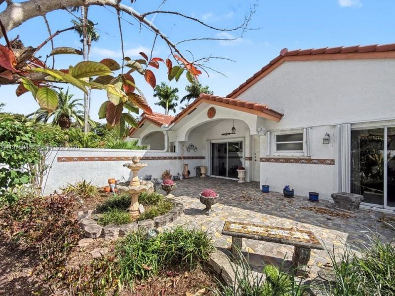 15390 SW 76th Ter, Unit 105, Miami, FL 33193 Photo