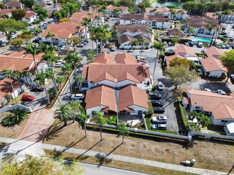 15390 SW 76th Ter, Unit 105, Miami, FL 33193 Photo