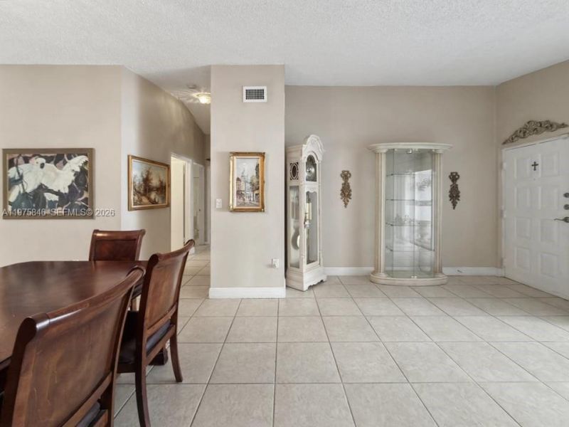 15390 SW 76th Ter, Unit 105, Miami, FL 33193 Photo