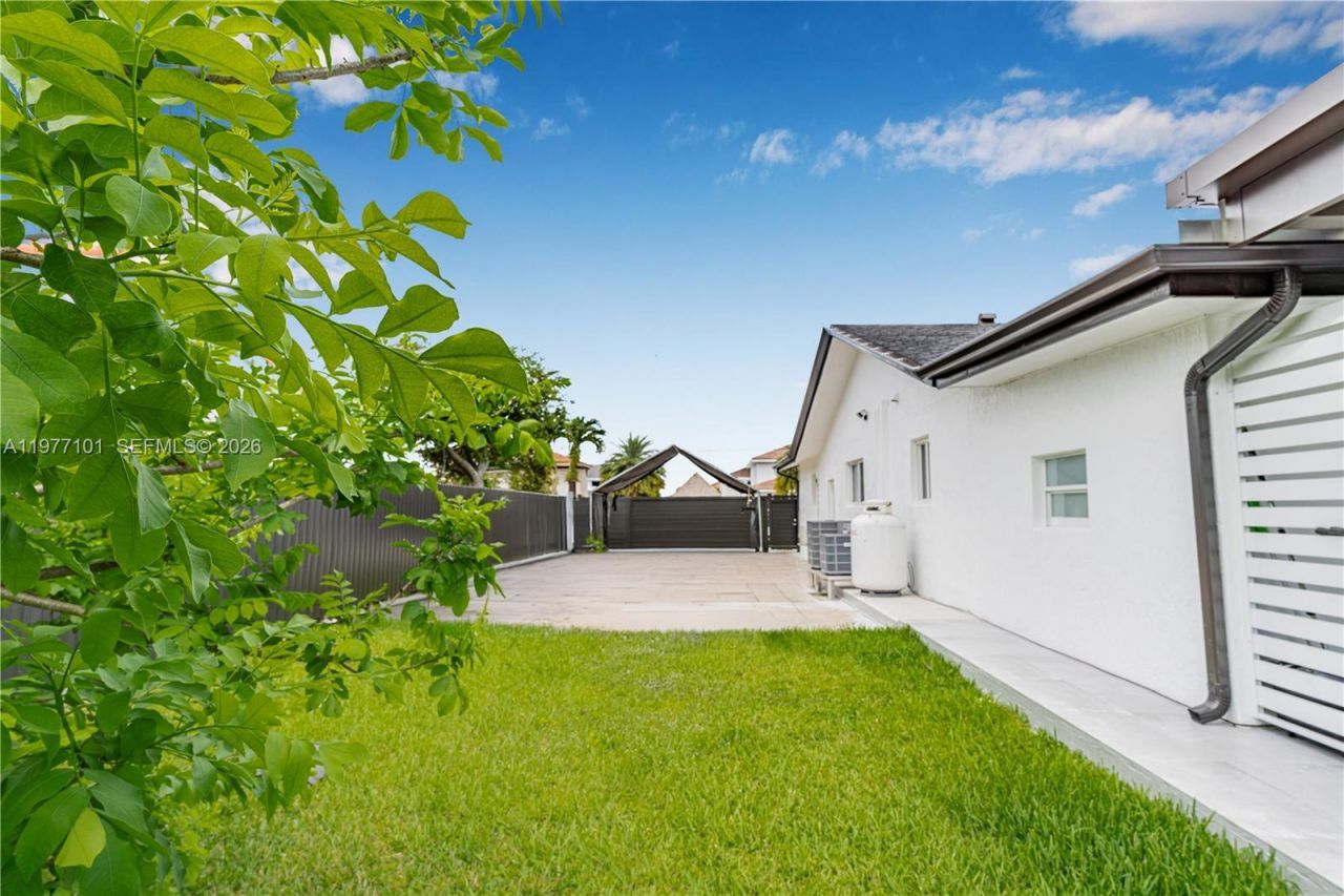 22601 SW 127th Ave , Miami, FL 33170 Photo