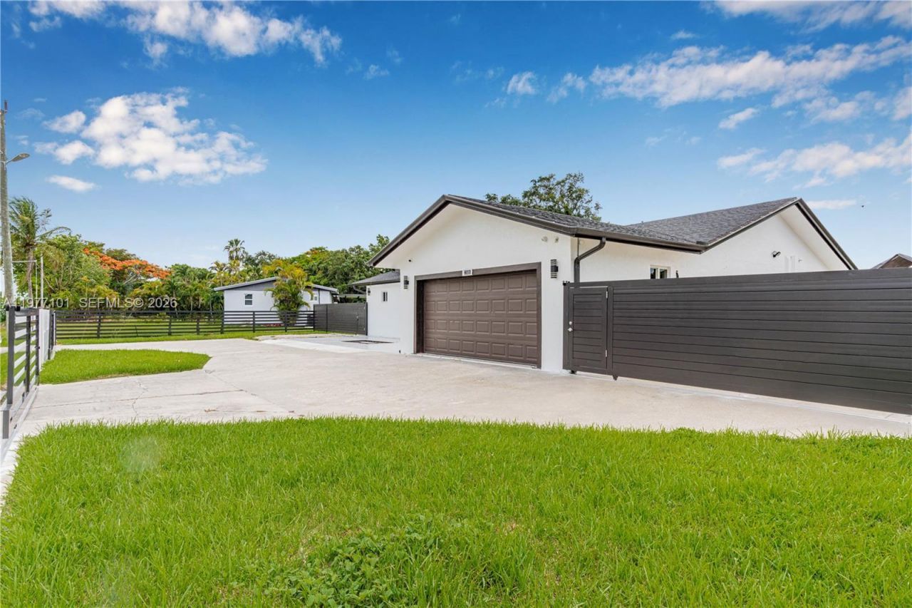 22601 SW 127th Ave , Miami, FL 33170 Photo